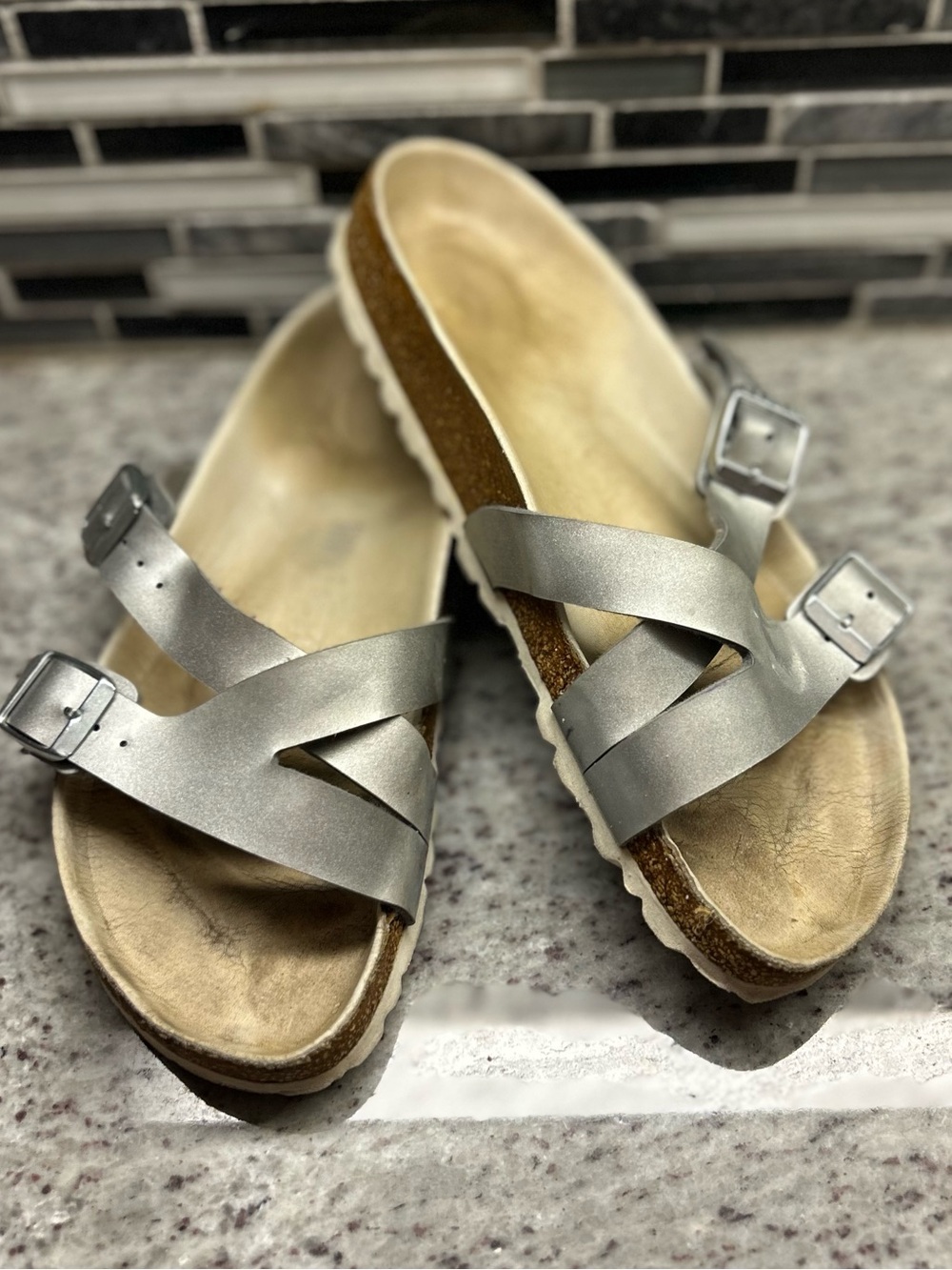 Birkenstock Women’s Metallic Silver Yao Crossover Buckle Sandals size 7 (38)